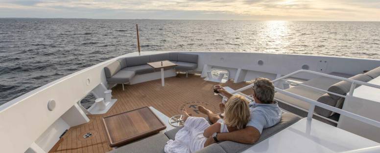 True-North_The-Kimberley_Couple_Romantic_Bow_Sunset-scaled-1-1024x683
