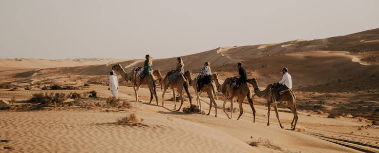 camel-ride-desert-wahiba-sands-tm-team