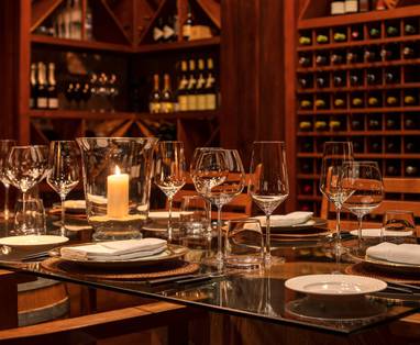 Prive diner in de wijnkelder