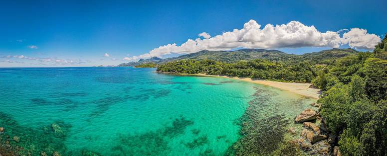 Prachtig zandstrand Anse Louis