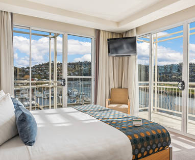 Peppers-Seaport-Luxury-Marina-View-Suite-Hero-Image