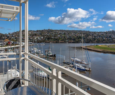 Peppers-Seaport-2-Bed-River-View-Suite