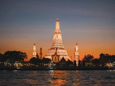 pexels-maksim-romashkin-11104877