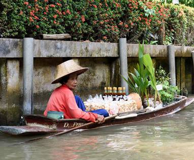 vendor-1379095_1280