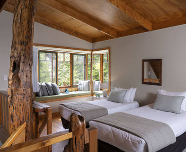 Awaroa_Lodge_Family_mezannine_(9)