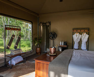 Mount_Mulligan-6_Outback_Tent_-_Phil_Warring