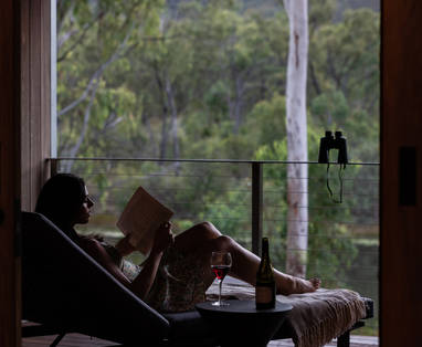 Lee_Besser__leebess_outback-retreat-24_Wine_in_the_room