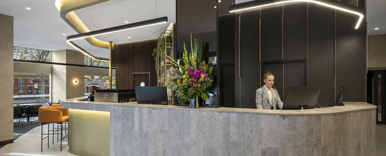 vibe-hotel-melbourne-lobby-01-2020