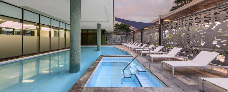 adina-apartment-hotel-vibe-hotel-darwin-waterfront-pool-03-2016