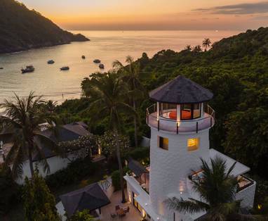Lighthouse bij The Racha nabij Phuket in Thailand