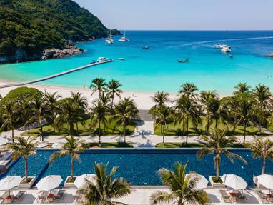 Adults only zwembad bij The Racha nabij Phuket in Thailand