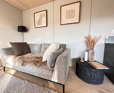 Beaks-and-Feathers_Accommodation_Image-12