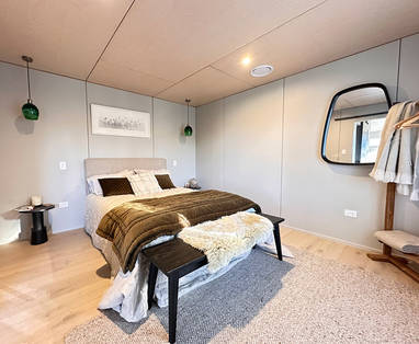 Beaks-and-Feathers_Accommodation_Image-3