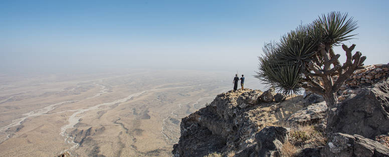 Alila-Hinu-Bay-Jabal-Samhan-Guided-Tour