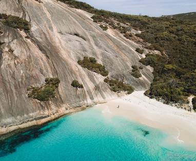 Misery-Beach-by-Emilie-Dando-herenow.wherenext-web-1