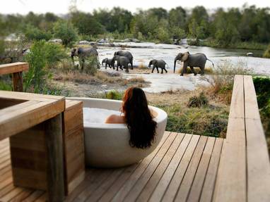 Private-Granite-Suites-Outside-Riverview-bath-1940x1291