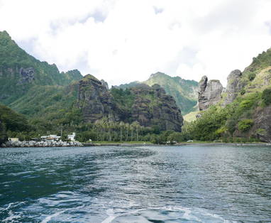 Fatu_Hiva_Village_Hanavave__(2)