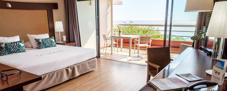 Ocean_View___Premium_Ocean_View_Room_(2)