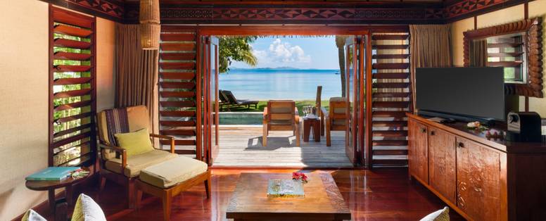 Deluxe_Beachfront_interior_lounge_view_Large