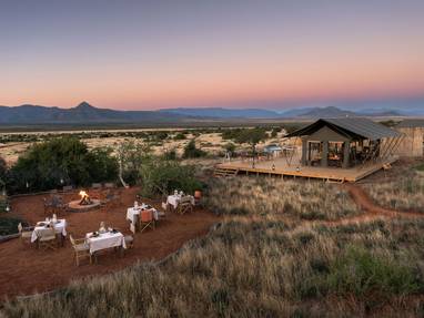 samara-plains-camp-mess-tent-wide-karoo-honest-work-maike-mcneill-hi-res