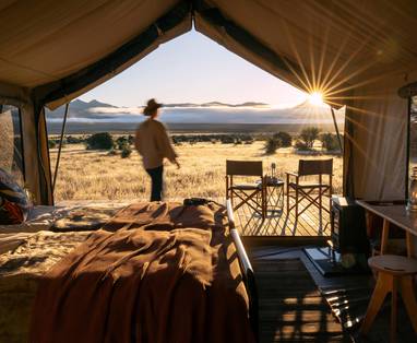 samara-plains-camp-guest-tent-karoo-honest-work-maike-mcneill-hi-res
