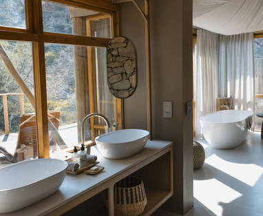 Dwyka_Tented_Lodge_at_Sanbona_Wildlife_Reserve_4