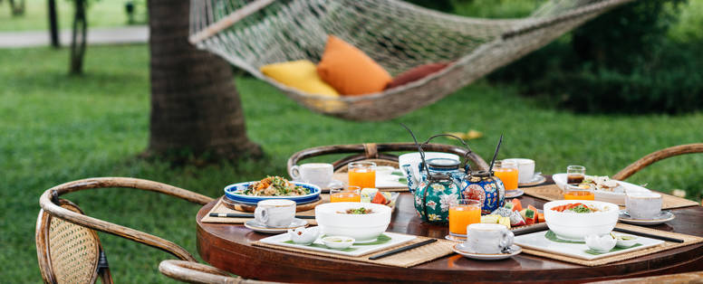 Sofitel_Luang_Prabang_-_Outdoor_Breakfast