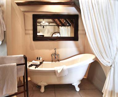 Hunter's_-_Garden_Suite_Bath