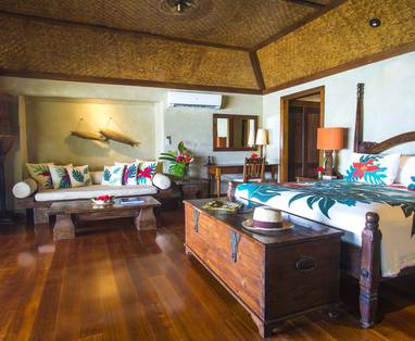Pacific_Resort_Aitutaki_-__Premium_Beachfront_Bungalow_(David_Kirkland_Photography)