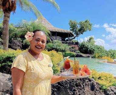 Pacific_Resort_Aitutaki_-_Cocktail_with_a_View_(Pacific_Resort_Hotel_Group)