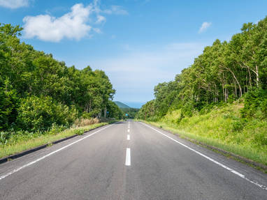 Shiretoko_Crossing_Road_VH