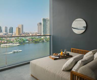 riverfront_premier_guestroom_006_(2)