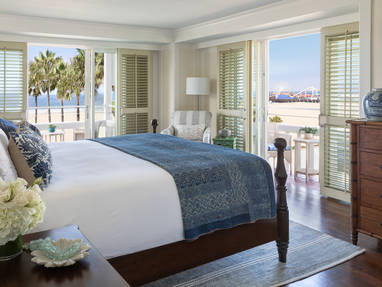Ocean_View_Suite_Bedroom