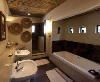 Botswana | Tuli Block | Mashatu Main Camp | Badkamer